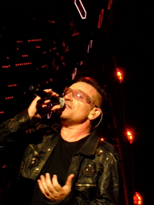 U2, Bono Lontoossa